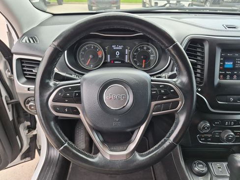 Used 2019 Jeep Cherokee Latitude Plus AWD/4WD image 15