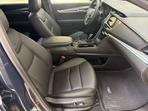 Used 2025 Cadillac XT5 Luxury w/ LPO, Floor Liner Package FWD image 22