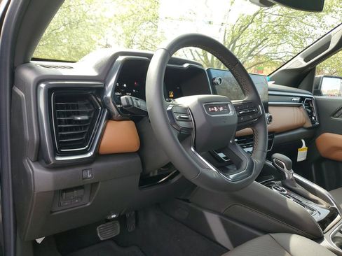 New 2026 GMC Canyon AT4 w/ AT4 Premium Package AWD/4WD image 16