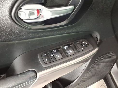 Used 2021 Jeep Cherokee Latitude Lux AWD/4WD image 15