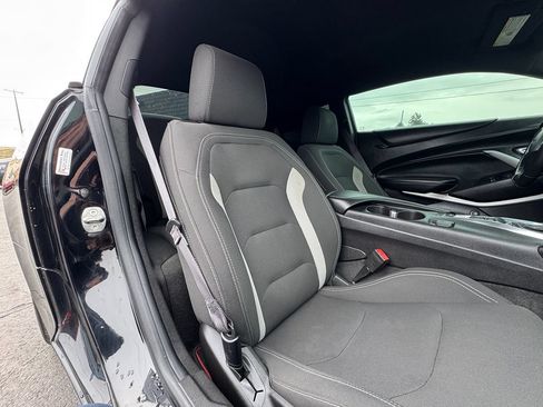 Used 2017 Chevrolet Camaro SS RWD image 38