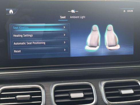 Used 2025 Mercedes-Benz GLS 450 4MATIC image 29