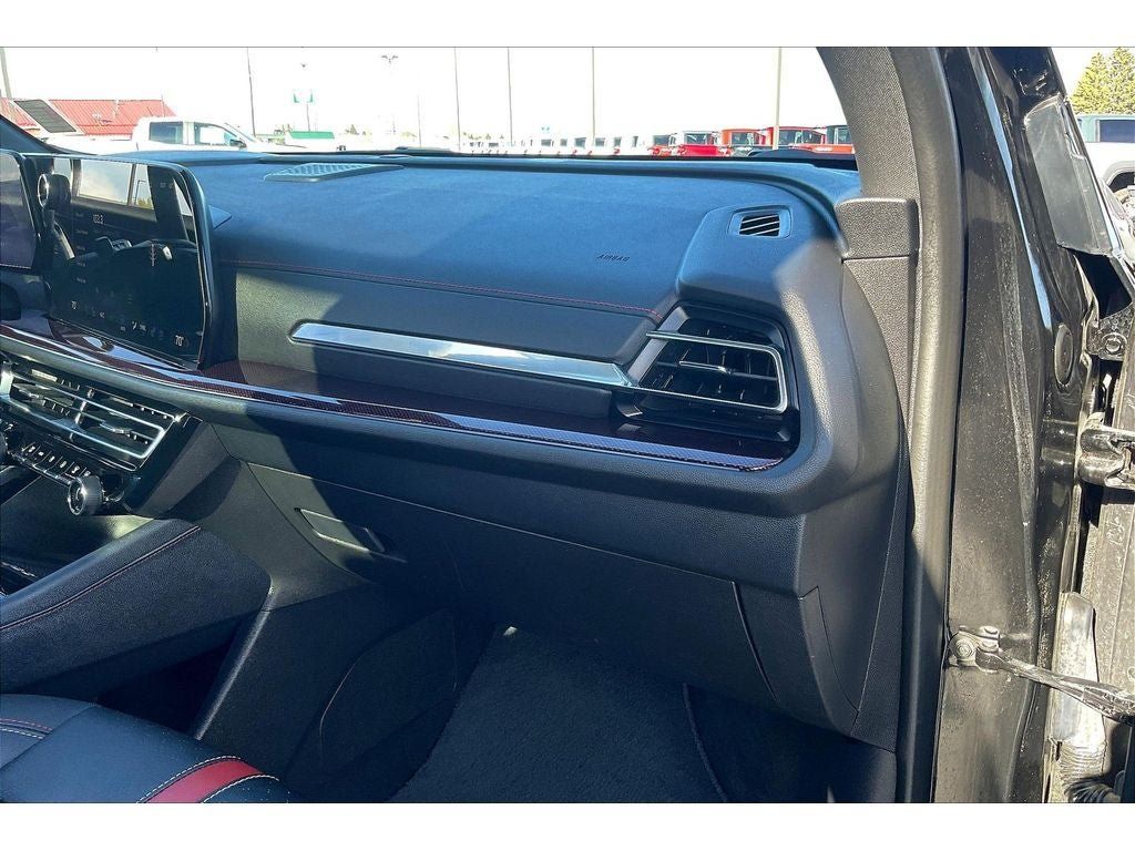 Used 2024 Chevrolet Traverse RS AWD/4WD image 18