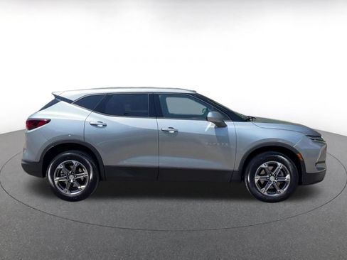 Used 2025 Chevrolet Blazer LT FWD image 16