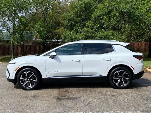 Used 2025 Chevrolet Equinox EV LT image 7