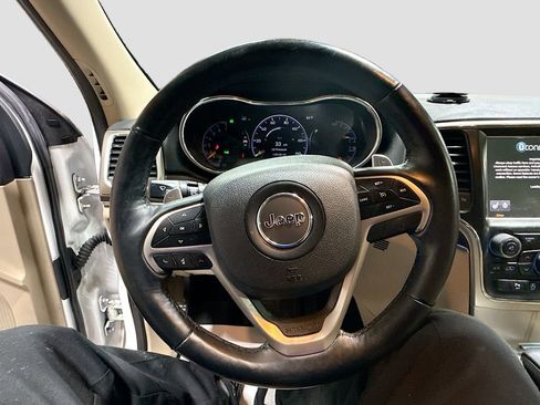 Used 2017 Jeep Grand Cherokee Limited image 11