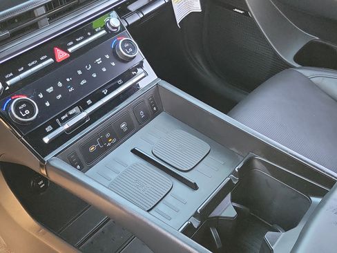 Certified 2025 Hyundai Santa Fe Calligraphy image 15