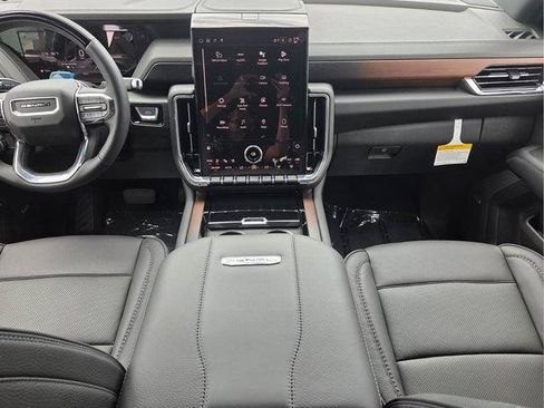 New 2026 GMC Yukon Denali w/ Denali Reserve Package AWD/4WD image 16