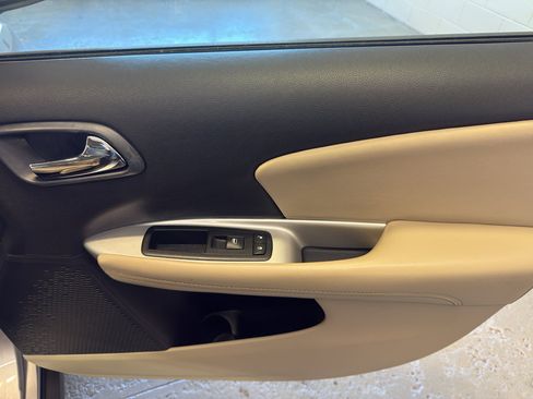 Used 2015 Dodge Journey SXT w/ Flexible Seating Group image 20