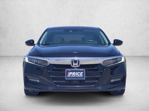 Used 2018 Honda Accord Touring image 2