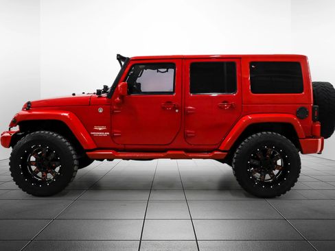 Used 2012 Jeep Wrangler Unlimited Sahara w/ Connectivity Group image 11