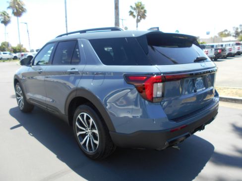 New 2026 Ford Explorer ST-Line AWD/4WD image 2