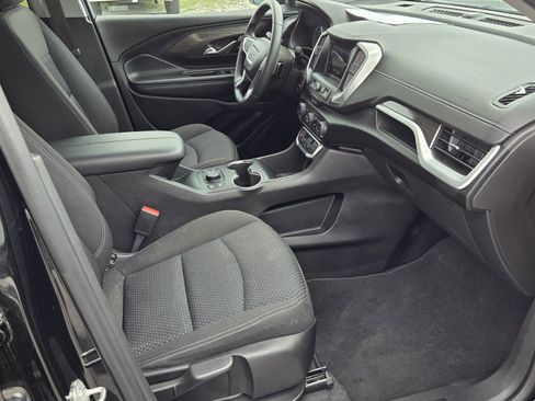 Used 2024 GMC Terrain SLE w/ Driver Convenience Package FWD image 10