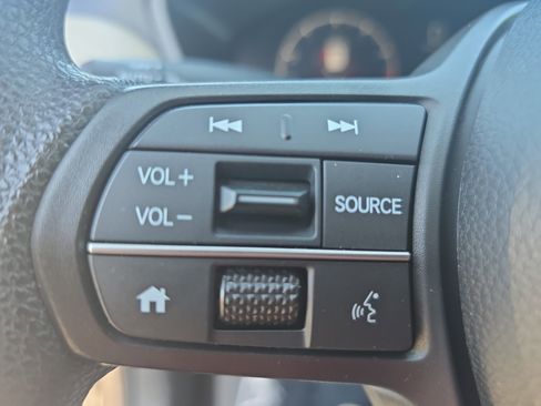 Used 2023 Honda HR-V LX image 16