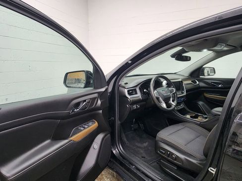 Used 2023 GMC Acadia SLE w/ Driver Convenience Package image 11