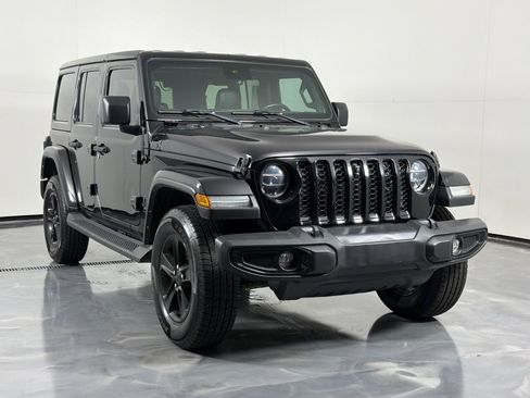 Used 2021 Jeep Wrangler Unlimited Sahara AWD/4WD image 3