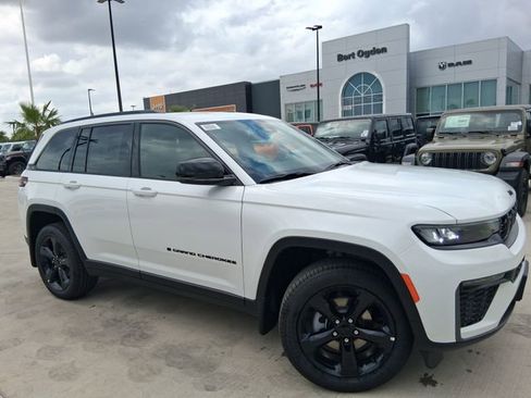 New 2026 Jeep Grand Cherokee Limited w/ Limited Altitude Package RWD image 1