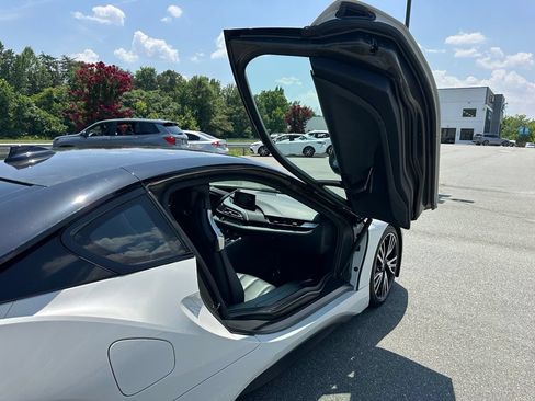 Used 2015 BMW i8 AWD/4WD image 16