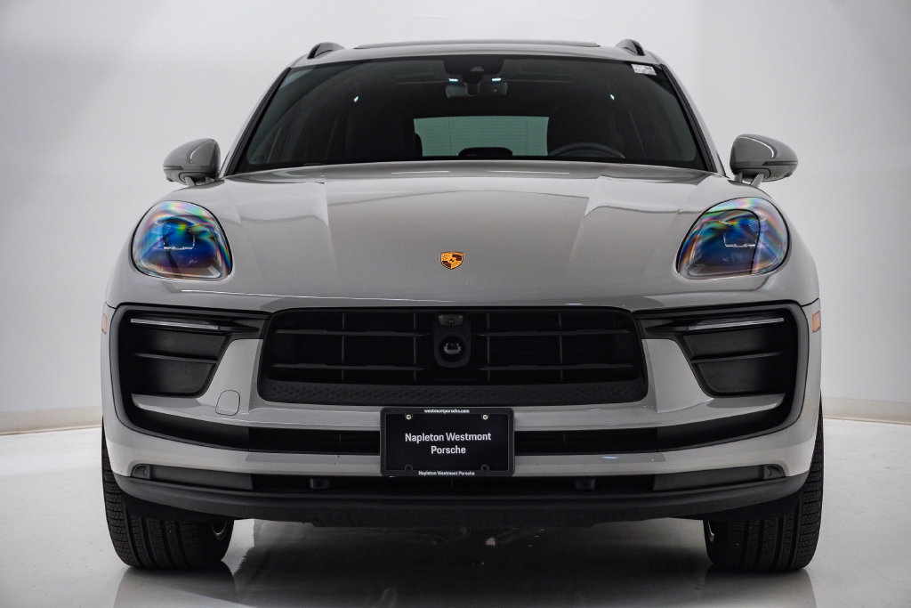 Certified 2026 Porsche Macan AWD/4WD image 6