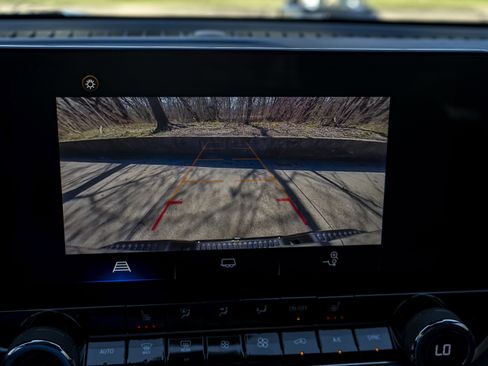 Used 2023 Chevrolet Colorado Z71 w/ Z71 Convenience Package 2 image 30