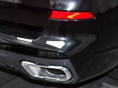 Used 2023 BMW X7 xDrive40i w/ M Sport Package image 96