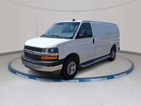 Used 2025 Chevrolet Express 2500 w/ Driver Convenience Package RWD image 3