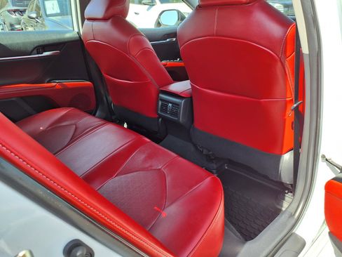 Used 2020 Toyota Camry XSE FWD image 13