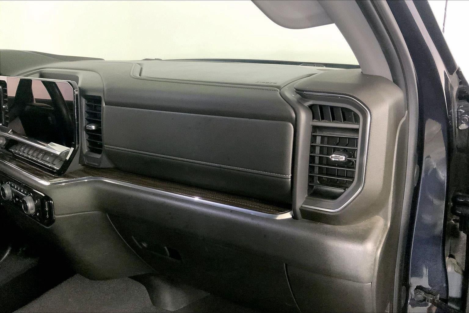 Used 2024 Chevrolet Silverado 1500 LT AWD/4WD image 16