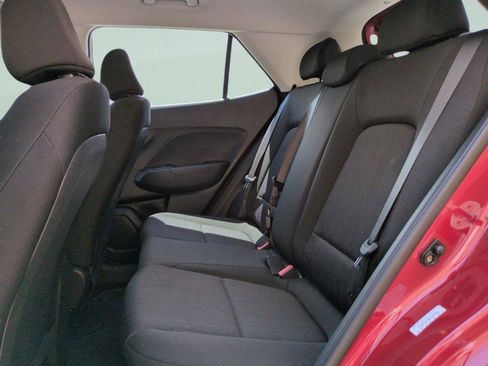 Certified 2024 Hyundai Venue SE FWD image 11
