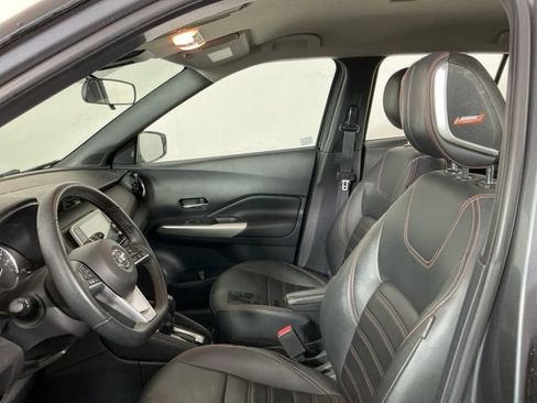 Used 2020 Nissan Kicks SR w/ SR Premium Package image 10