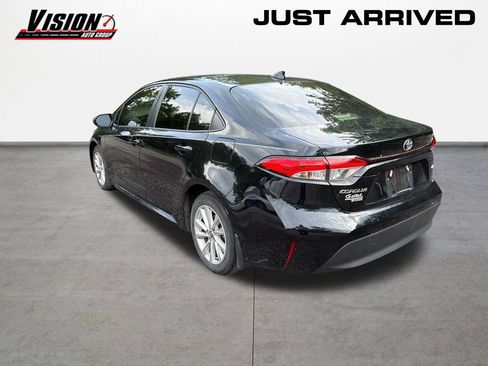 Used 2023 Toyota Corolla LE w/ LE Premium Package FWD image 7