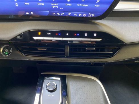 Used 2025 Buick Enclave Preferred FWD image 49
