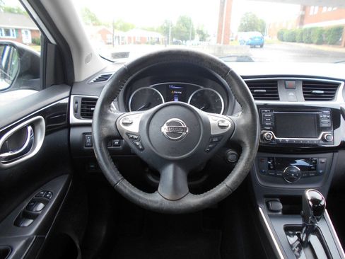 Used 2018 Nissan Sentra SV image 11