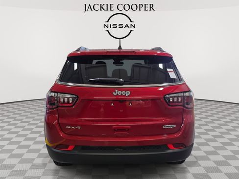 Used 2025 Jeep Compass Latitude AWD/4WD image 6