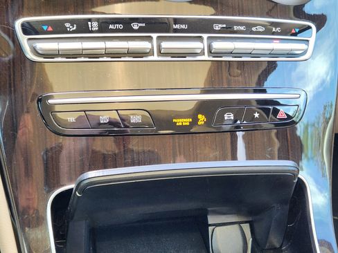 Used 2022 Mercedes-Benz GLC 300 image 15