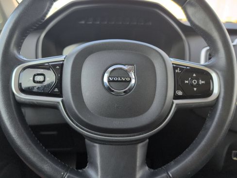 Used 2019 Volvo XC90 T6 Momentum AWD/4WD image 11