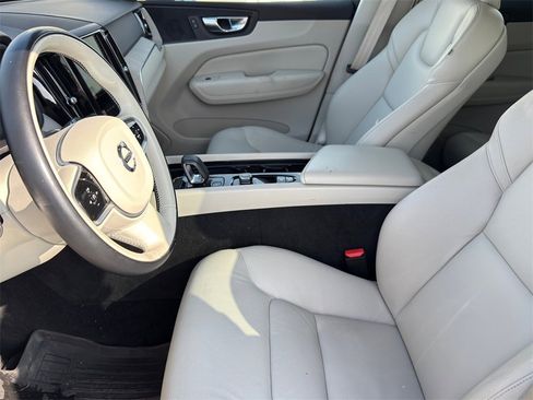 Used 2023 Volvo XC60 B5 Plus w/ Protection Package Premier image 12