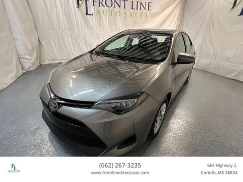 Used 2017 Toyota Corolla LE FWD image 3