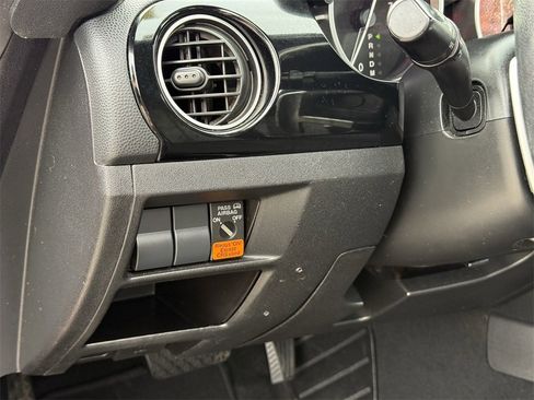 Used 2007 MAZDA MX-5 Miata Touring image 16