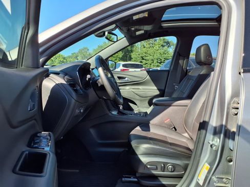 Used 2023 Chevrolet Equinox Premier FWD image 25