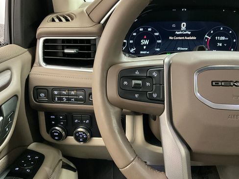 Used 2024 GMC Yukon XL Denali w/ Denali Reserve Package AWD/4WD image 17