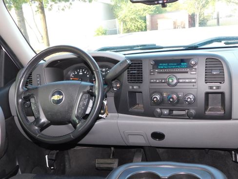 Used 2010 Chevrolet Silverado 1500 LS image 23