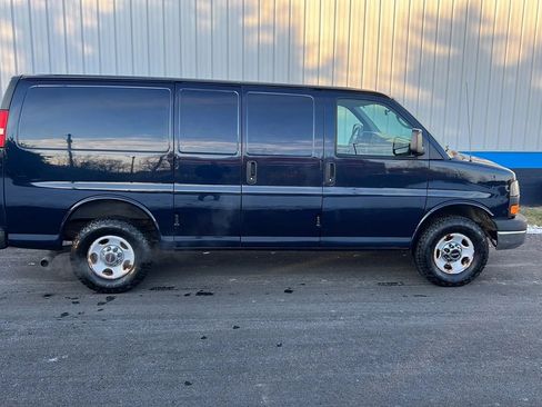 Used 2013 GMC Savana 2500 w/ Power Package image 4
