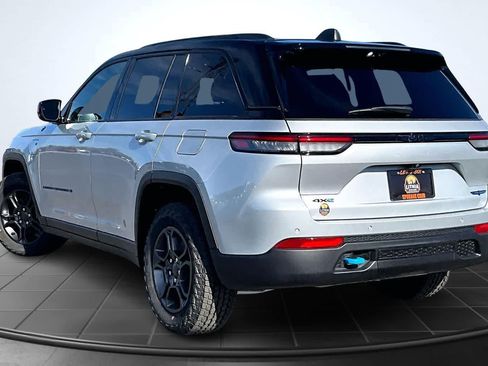 New 2025 Jeep Grand Cherokee Trailhawk w/ Advanced Protech Group II image 4