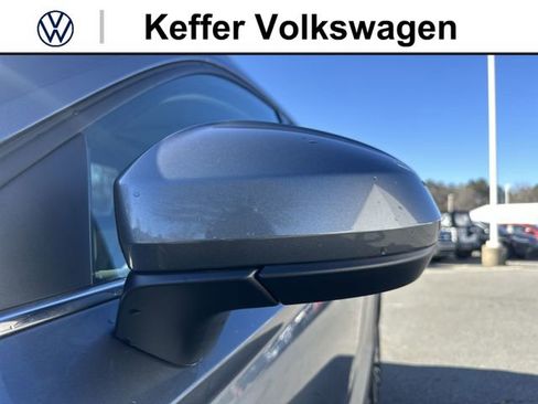 New 2026 Volkswagen Taos SE FWD image 10