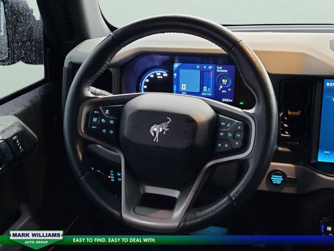 Used 2023 Ford Bronco Badlands image 24