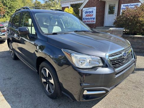 Used 2017 Subaru Forester 2.5i Premium w/ All-Weather Package AWD/4WD image 10