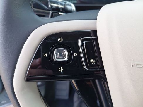 New 2026 Lincoln Corsair Premiere image 17