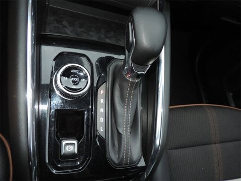 Certified 2024 GMC Canyon AT4 w/ Technology Package image 20