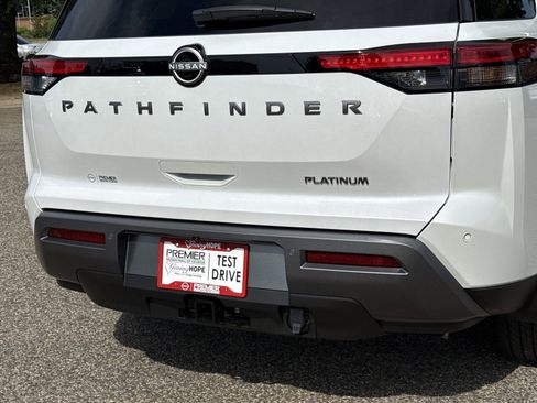 New 2026 Nissan Pathfinder Platinum FWD image 25